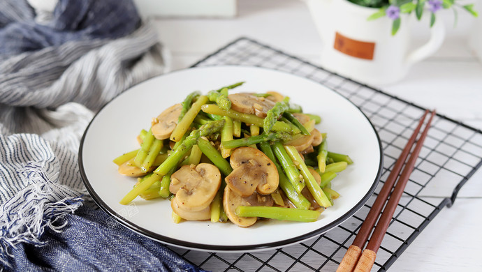 Sautéed Asparagus and Mushrooms