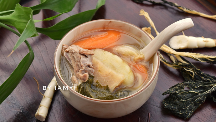 Dried vegetable pork bone soup