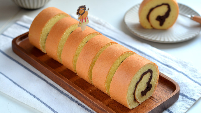 Red bean paste chiffon cake roll