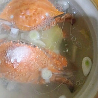 # Wash your hands to make soup#Catch crab roe and make soup. Illustration of how to do it 4