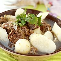 Illustration of how to make stewed yam and beef bone soup 4