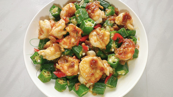 Stir-fried prawns with okra