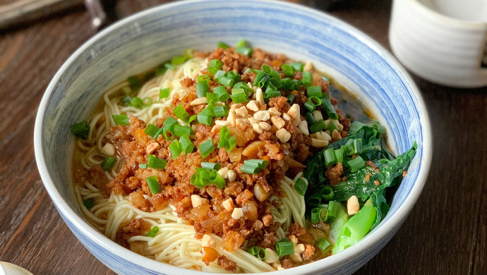 Mixed sauce noodles