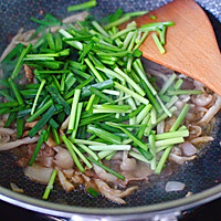 #father's day, cook a dish for dad#Illustration of how to make stir-fried meat slices and white jade mushrooms 14