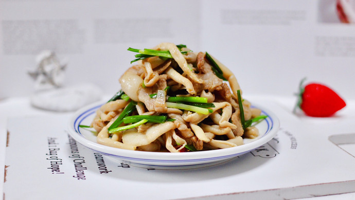 Stir-fried white mushrooms with sliced ​​meat