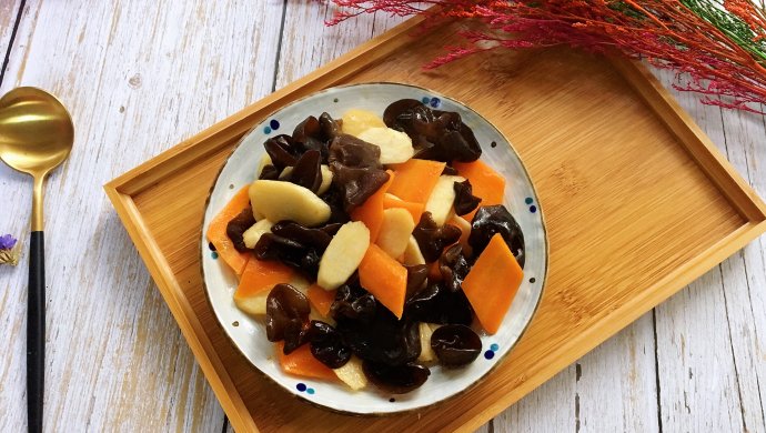 Stir-fried yam and fungus