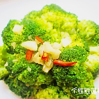 Illustration of how to make stir-fried broccoli with garlic 8