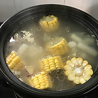 Illustration of how to make Tubular Bone Corn and Yam Stew 6