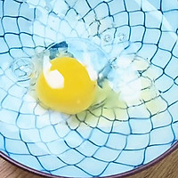 Illustration of how to make super quick microwave fried egg, poached egg and lazy dish 1