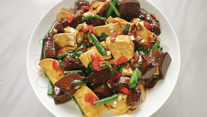 Braised pork blood with tofu