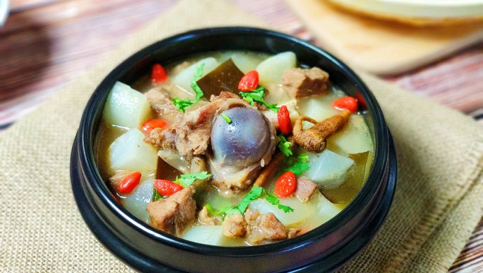 Kelp, radish and mutton bone soup