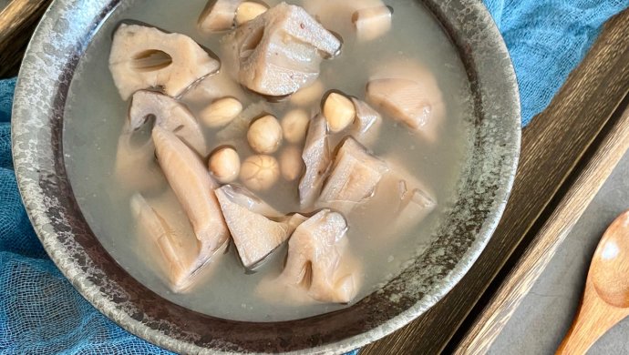 Lotus root, peanut and red date soup