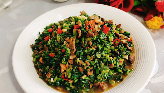 Stir-fried minced pork with radish sprouts