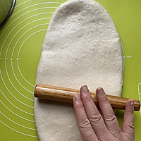 Extreme brushing!Illustration of how to make super delicious hand-shredded toast bread 10