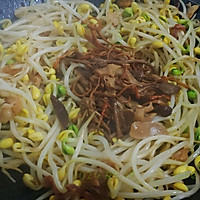 Meat and soybean sprouts in garlic chili sauceIllustration of how to do it 4