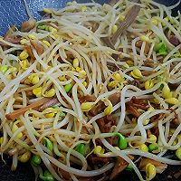 Illustration of how to make garlic and spicy meat and soybean sprouts 5