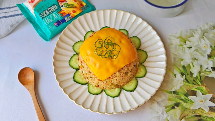 Cheese-covered fried rice