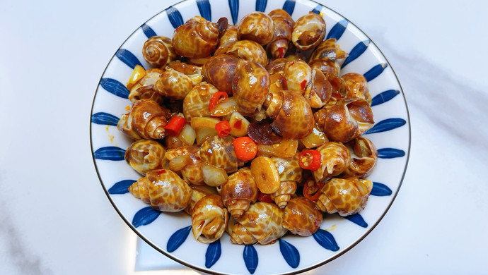 Spicy fried snails