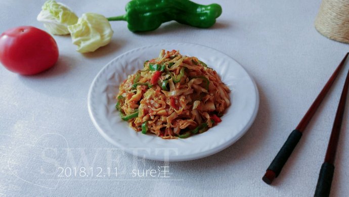 Stir-fried cabbage with tomatoes