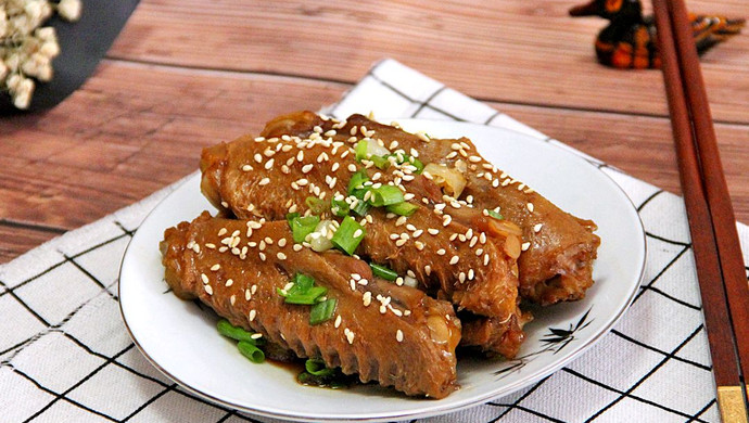 Sweet and Spicy Braised Duck Wings