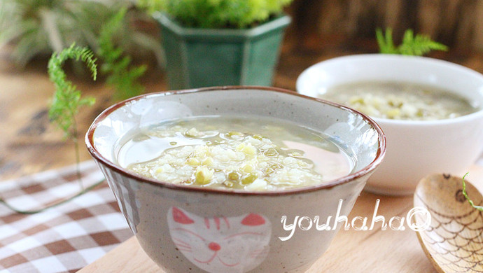 Rice and mung bean porridge