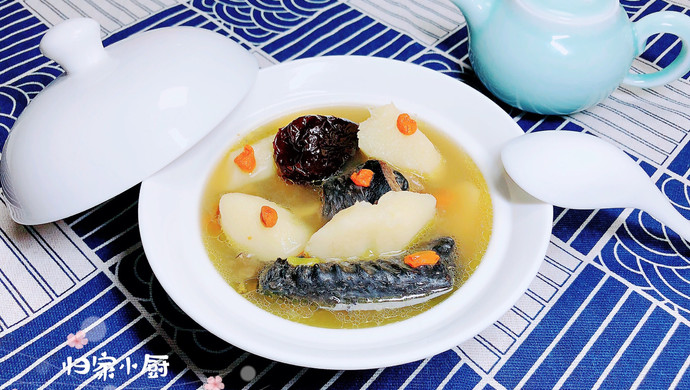 Nourishing black chicken and yam soup