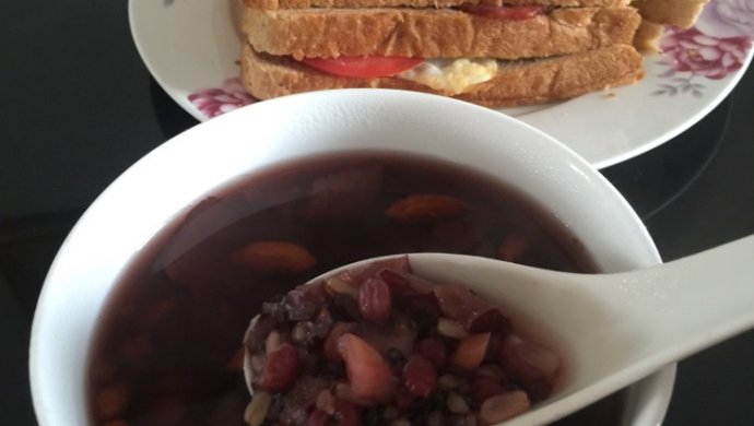 Red bean and multigrain porridge