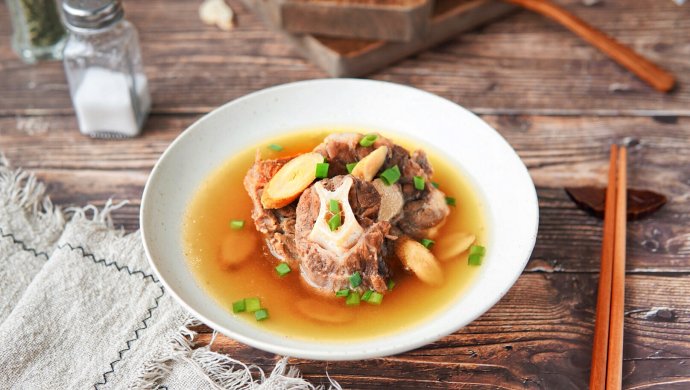 Astragalus and Oxtail Soup