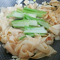 Illustration of how to make hand-shredded bean curd and cabbage 3