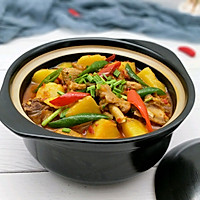 Potato and chicken hot pot, a dish that can be eaten twice, illustrated 11