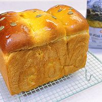 #安佳新娱注册网址#Head-shot pumpkin toast Illustration of how to make bread 10