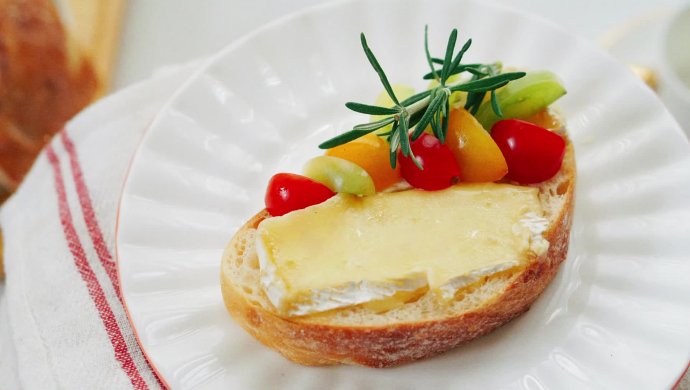 Tomato Brie Cheese