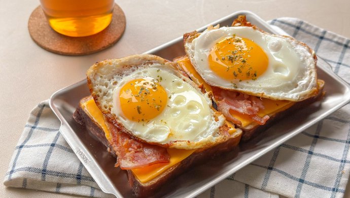 Oil-free Pan-fried Bacon Breakfast Sandwich