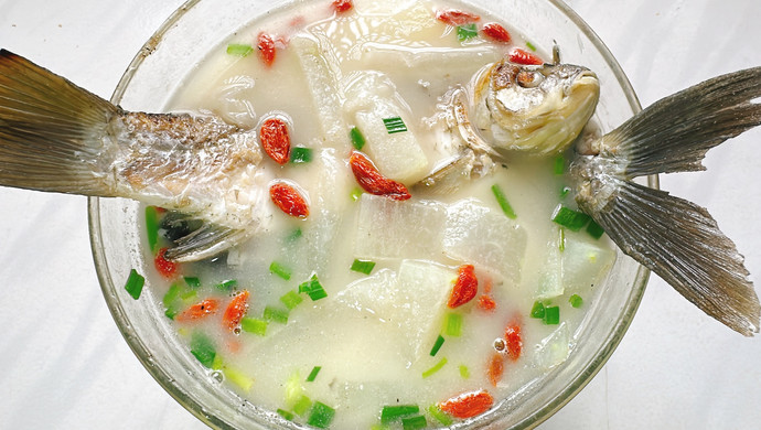 White crucian carp and winter melon soup