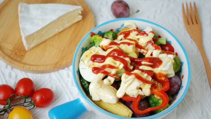 Brie Cheese Salad Bowl