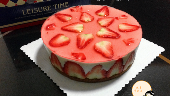 Strawberry yogurt mousse cake