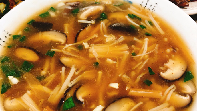 Hot and sour belly soup