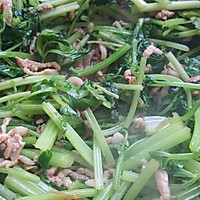 Illustration of how to make stir-fried shredded pork with celery#中文 Style Reduced Fat Meal# 5