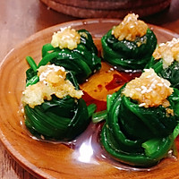 Vegetarian and healthy: illustration of how to make cold spinach balls 6