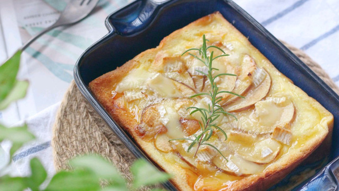 French Apple Cheese Toast