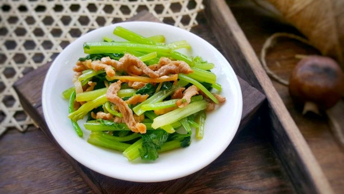 Stir-fried shredded pork with celery