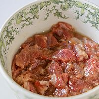 Beginning of Winter Recipe | Illustration of Stir-fried Beef with Lotus Root and Edamame 2