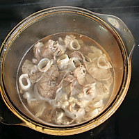 Illustration 5 of how to make pig lung and radish soup nourish the lungs and smooth the qi. 