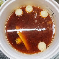 Illustration of how to make sour soup hot pot 3