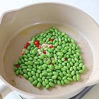 Beginning of Winter Recipe | Stir-fried Beef with Lotus Root and Edamame Beef Illustration 5