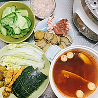 Illustration of how to make sour soup hot pot 6