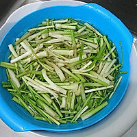 Extremely delicious: Illustration of how to make fragrant dried shredded pork and water celery 1