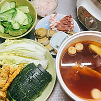 Illustration of how to make sour soup hot pot 5