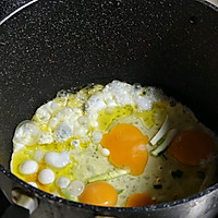 Illustration of how to make Lazy Man's Quick Dish: Shredded Carrots and Poached Egg Soup 3 