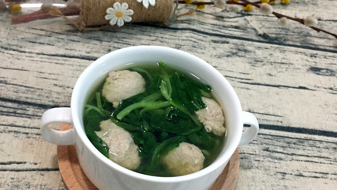 Green vegetable and meatball soup